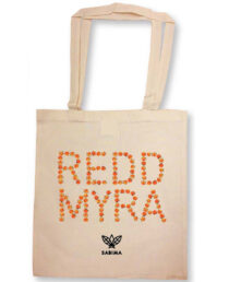 Handlenett, naturhvitt med "Redd myra" skrevet med små multer.